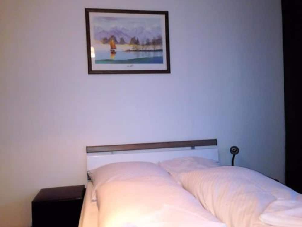 Double Room, Shared Bathroom photo 2