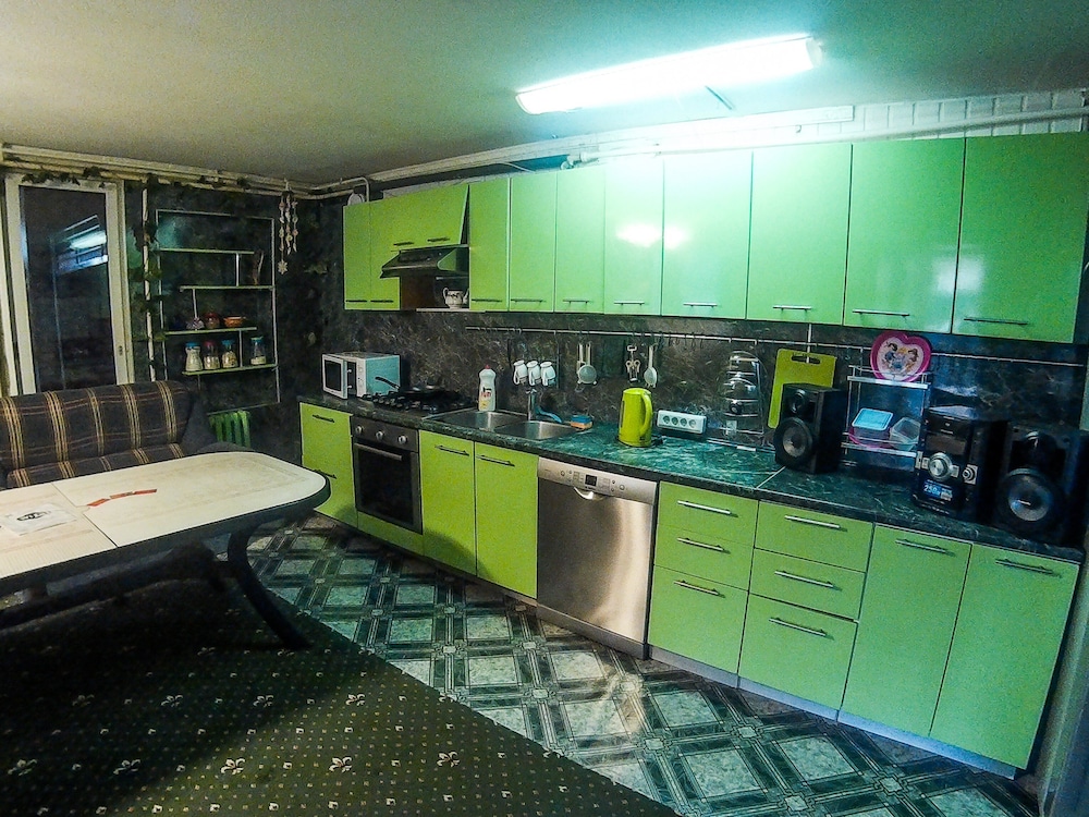 Traditional Apartment, Multiple Beds, Kitchen photo 2