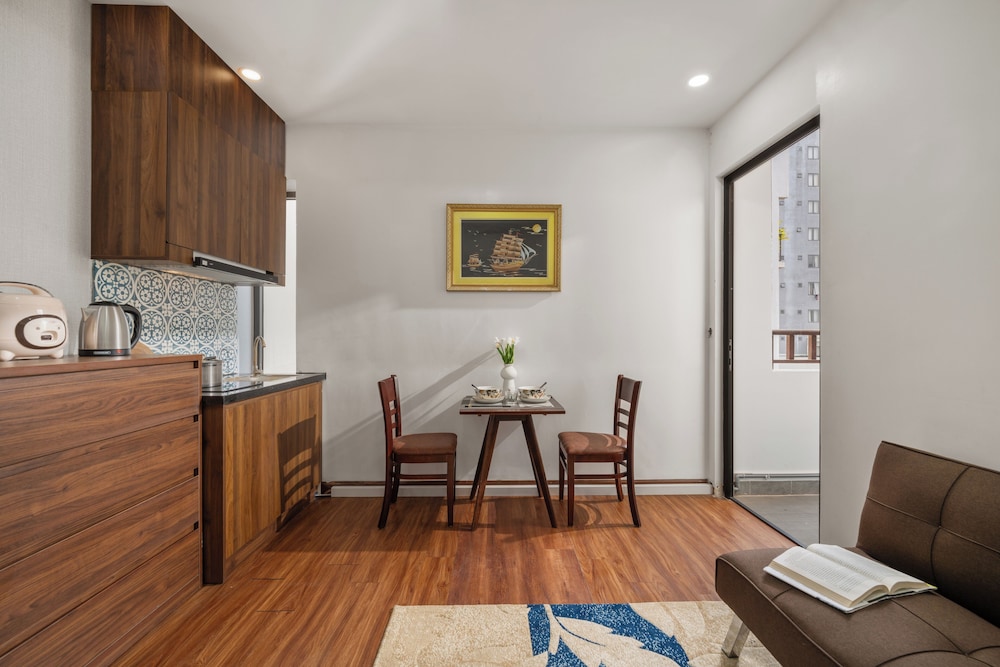 Apartment, 1 Bedroom, Balcony, City View - Photo 2