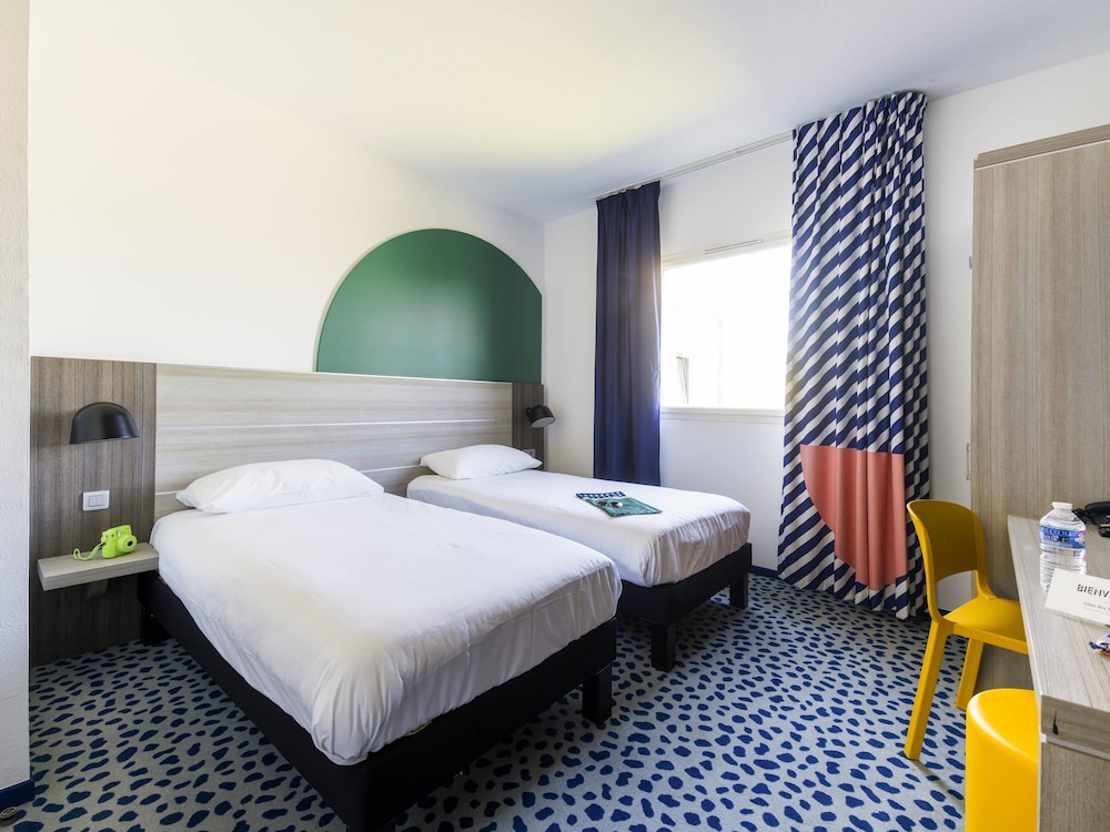 Standard Twin Room, 2 Twin Beds - Photo 1