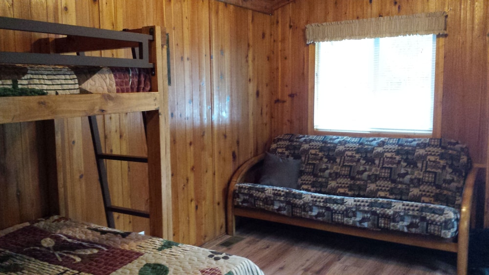 Cabin, Multiple Beds, Non Smoking (Linens Available) photo 2
