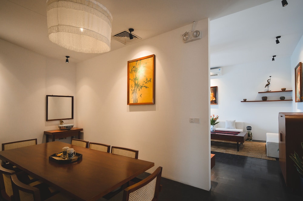 aNhill Penthouse