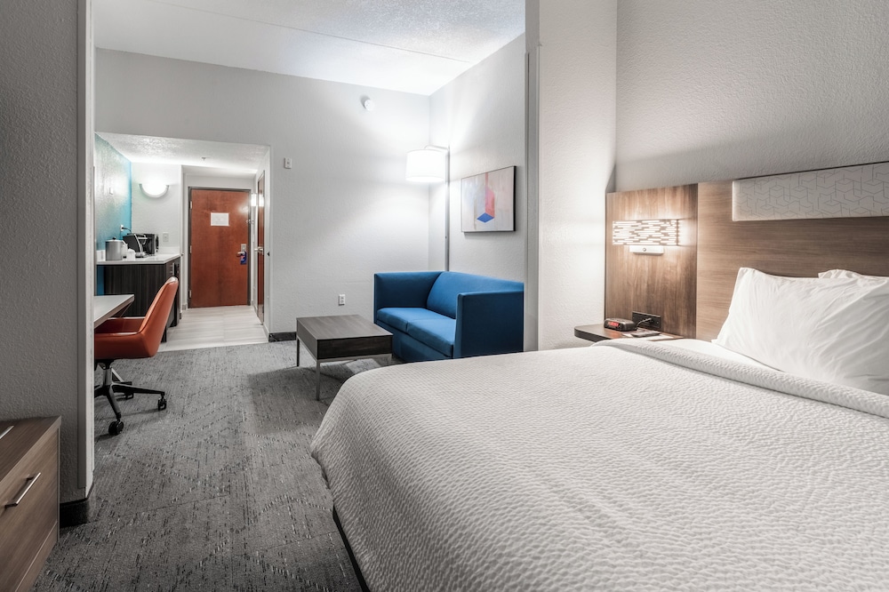 Suite, 1 Bedroom (Feature) - Photo 1