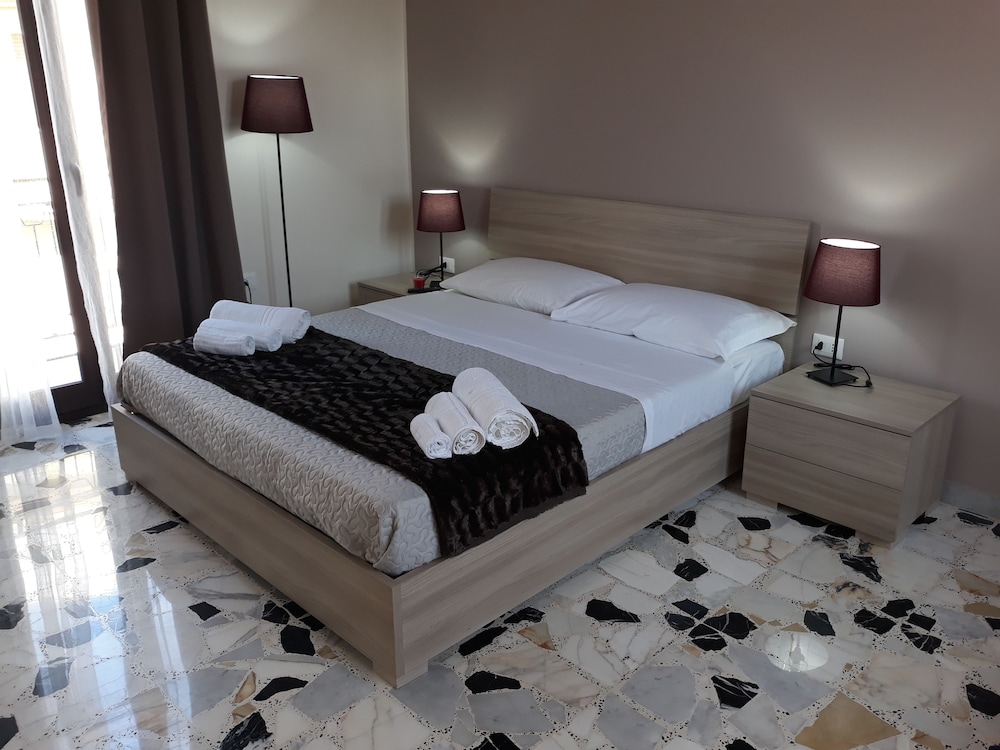 Exclusive Triple Room, Balcony, City View photo 1