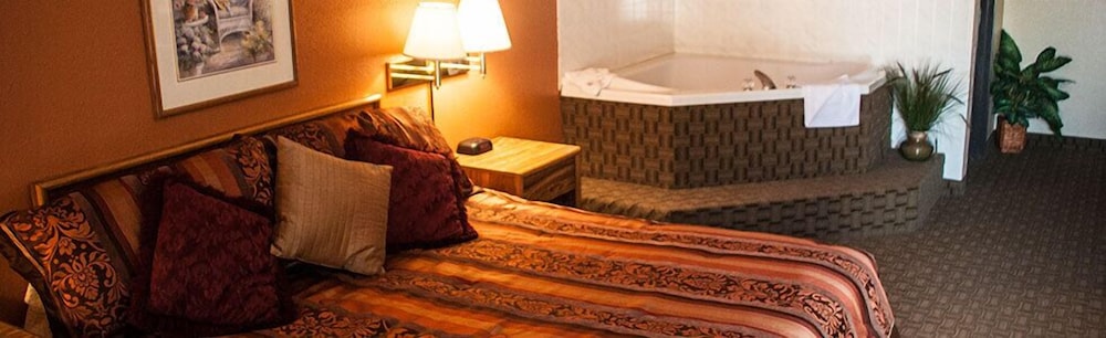 Standard Suite, 1 King Bed, Non Smoking (Whirlpool)
