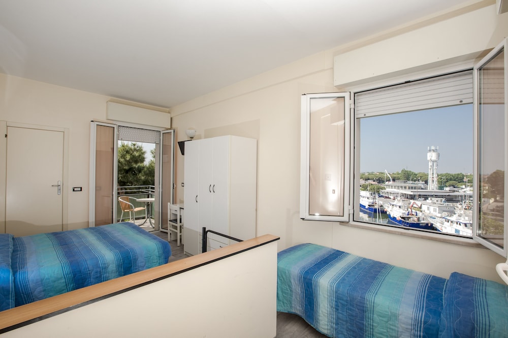 Quadruple Room, Sea View photo 1