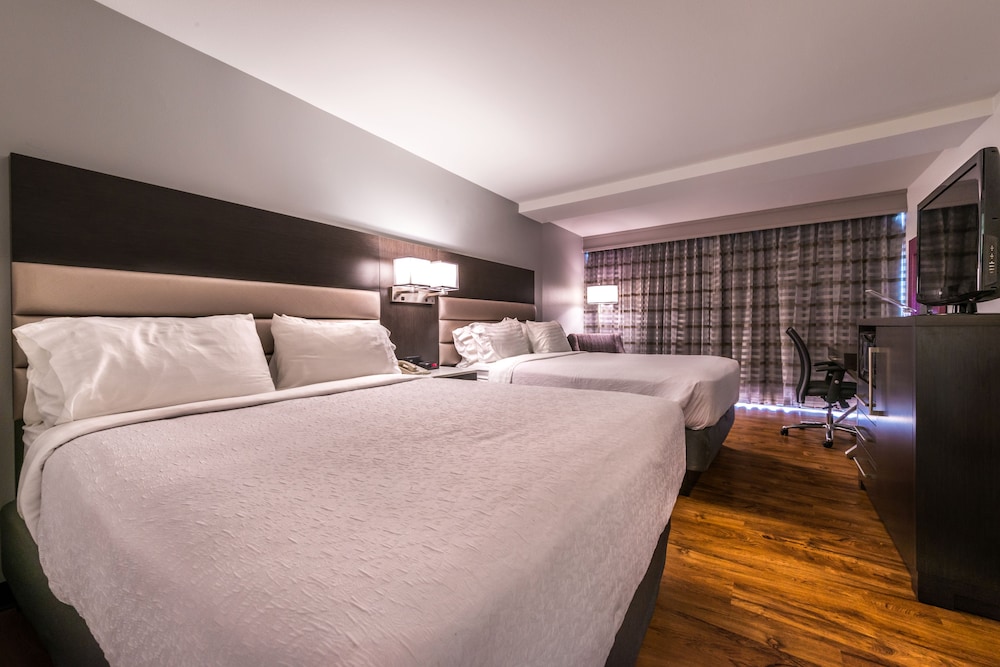 Standard Room, 2 Queen Beds - Photo 1