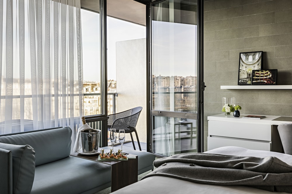 Deluxe Room, 1 King Bed, Balcony, Tower (HighFloor, Eiffel Tower View)