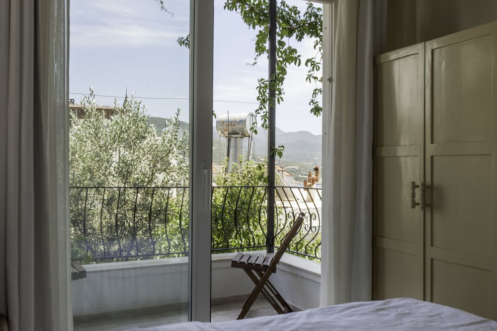 Standard Double or Twin Room - Photo 10