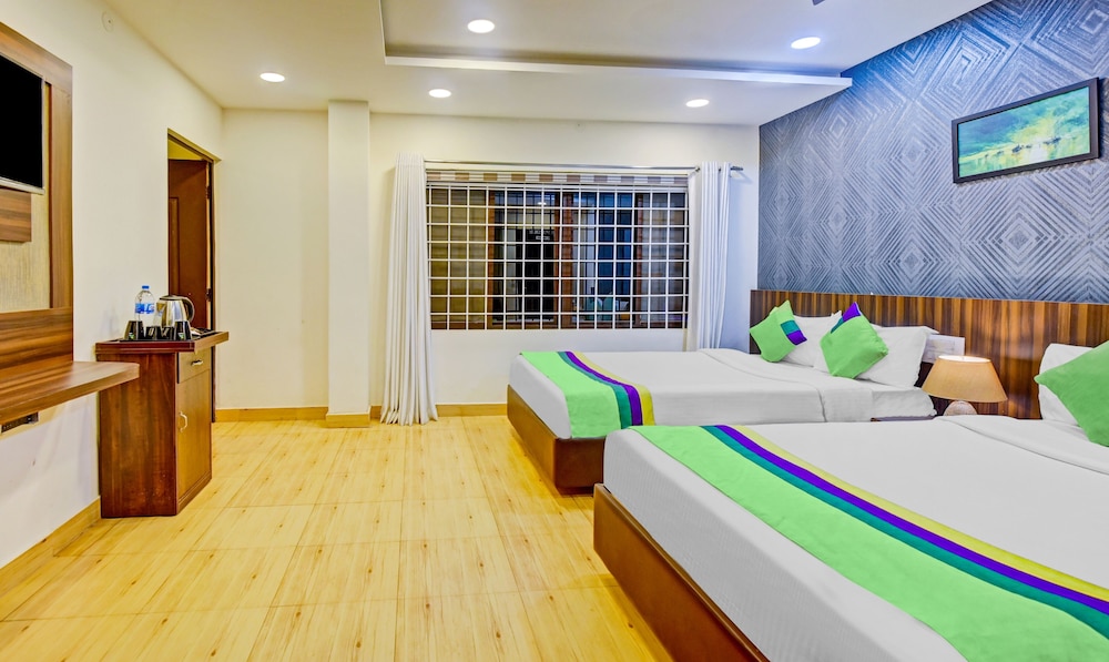 Deluxe Room - Photo 7