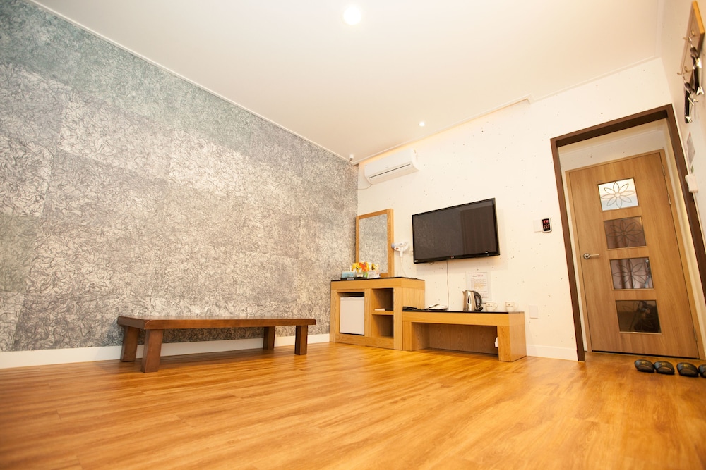 Standard Ondol Room photo 3