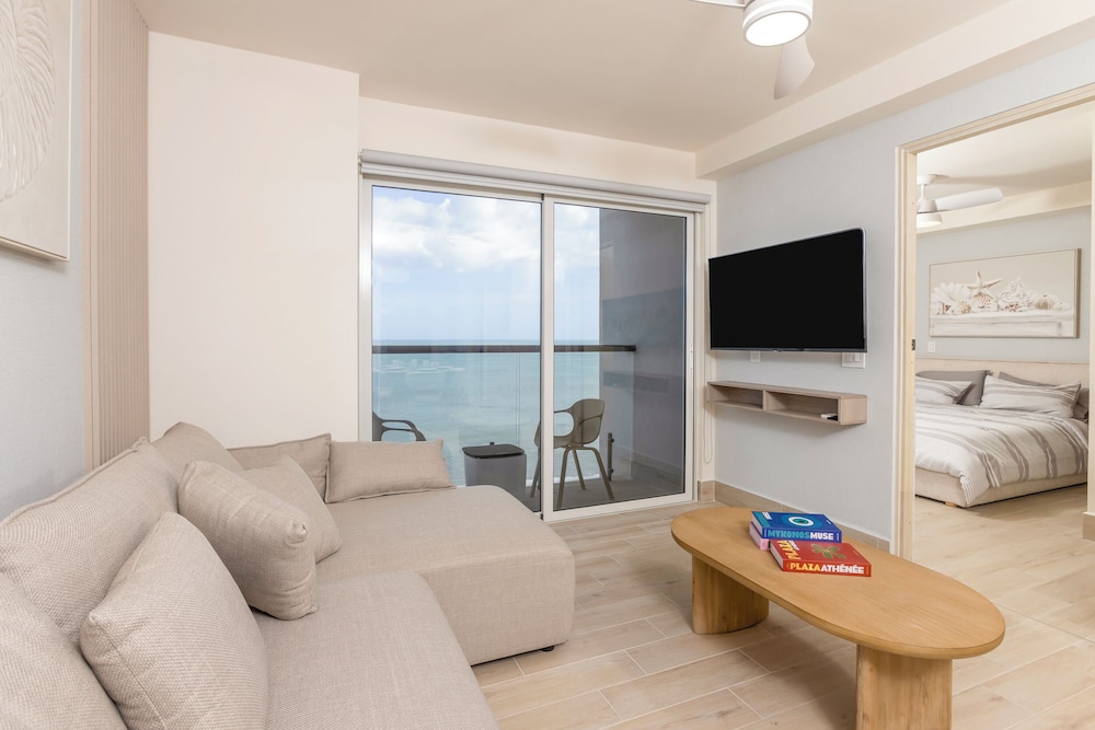 Luxury Apartment photo 2