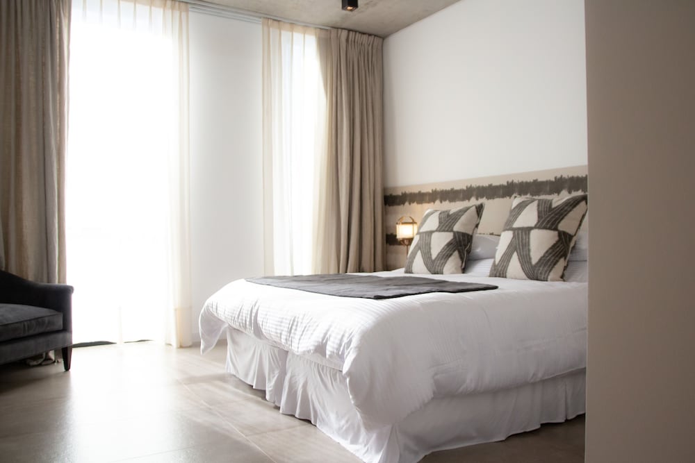 Room (Corner)