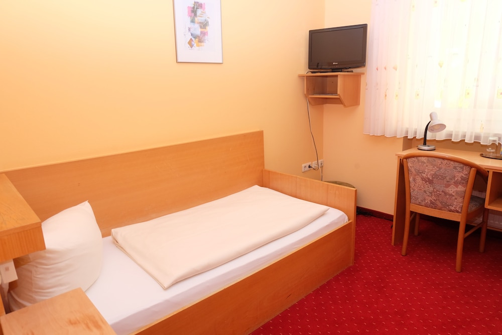 Basic Double Room Single Use photo 1