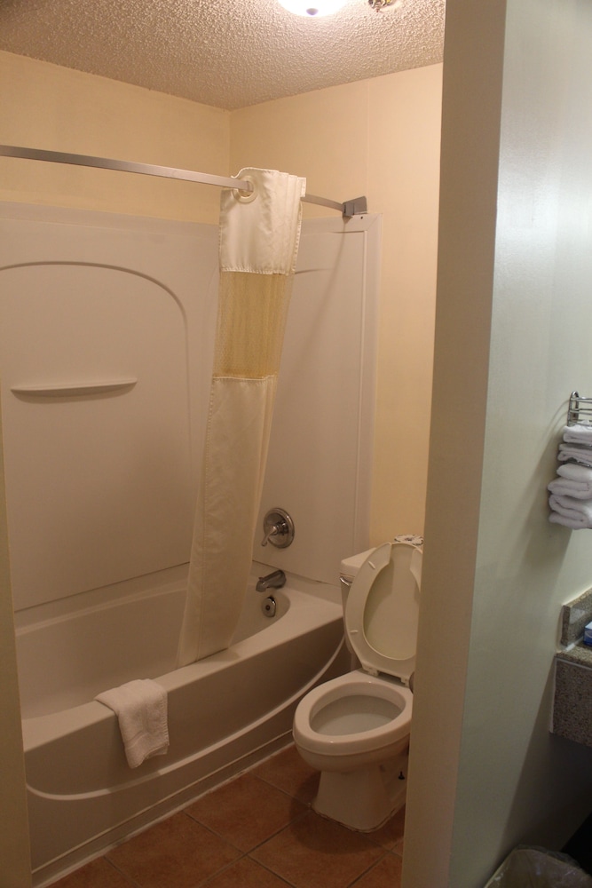 Room, 1 King Bed, Non Smoking - Photo 19