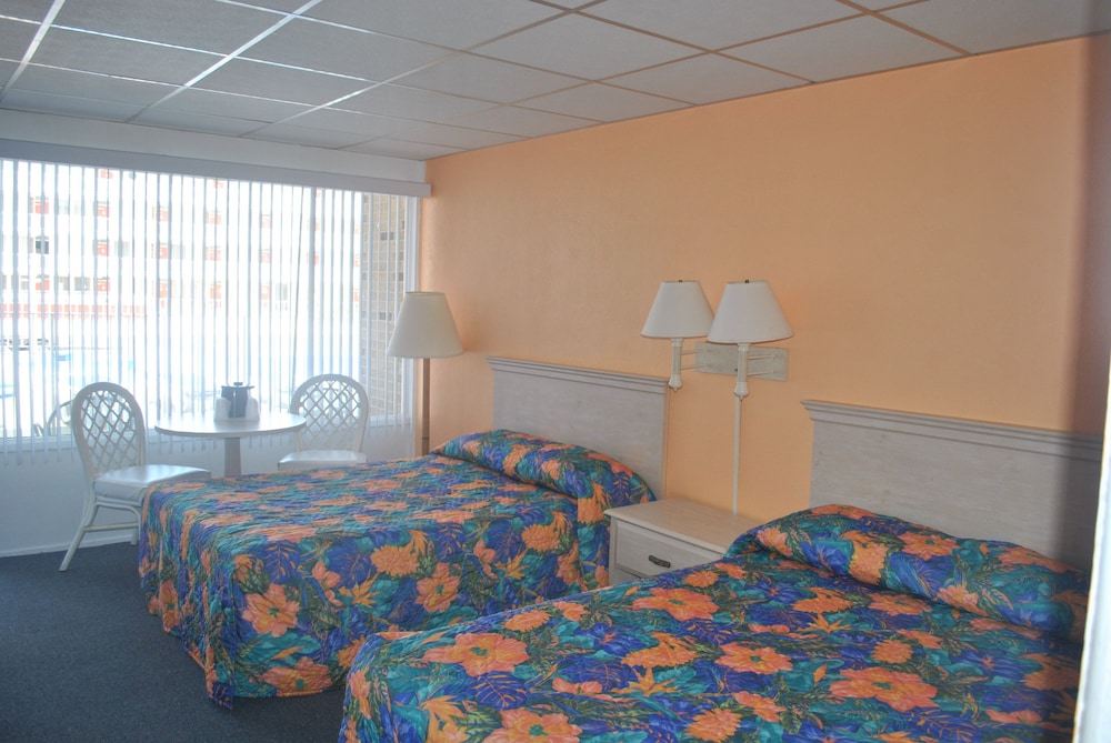 Standard Room, 2 Double Beds, Refrigerator & Microwave photo 1