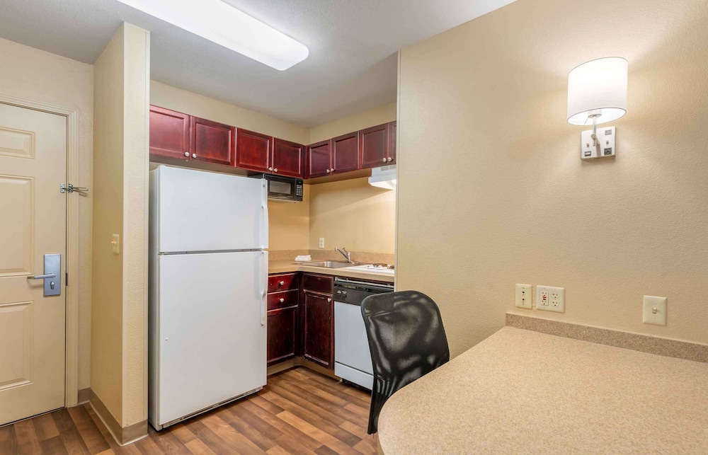 Deluxe Studio, Multiple Beds, Non Smoking - Photo 4
