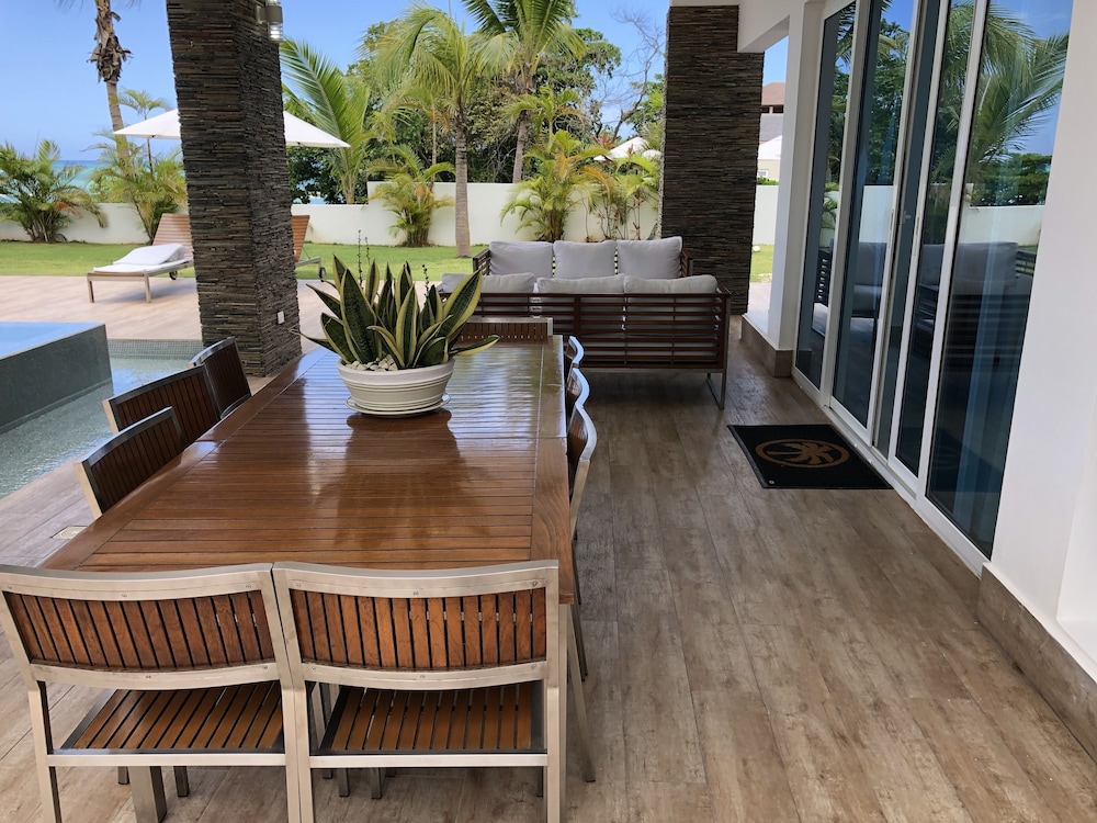 Presidential Villa, 6 Bedrooms, Ocean View, Oceanfront photo 1