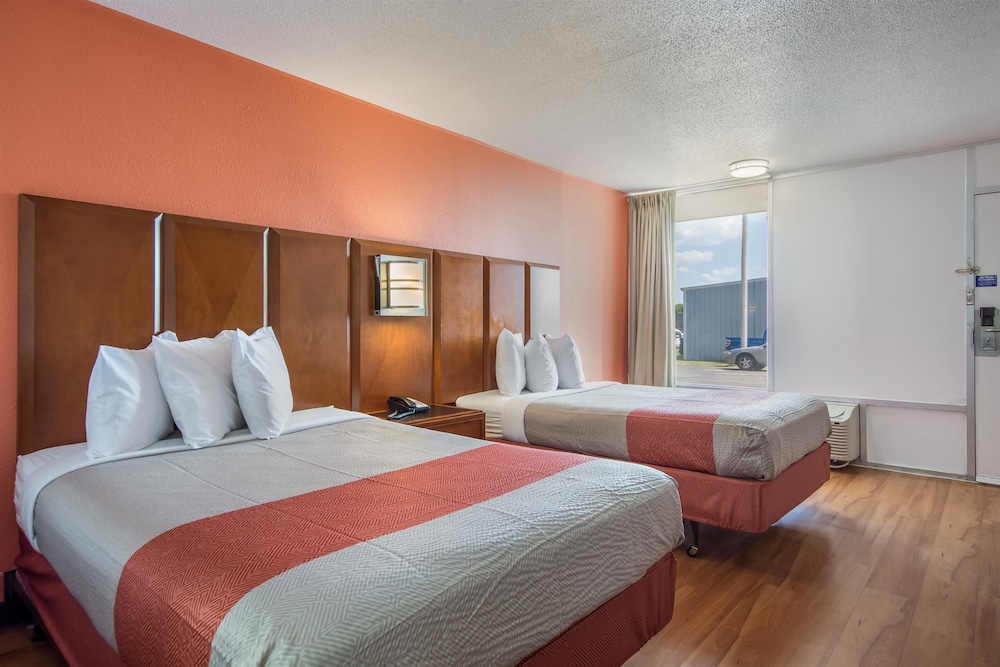 Standard Room, 2 Double Beds, Accessible, Non Smoking photo 1