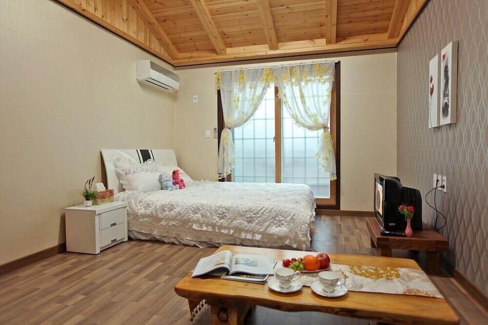 Room (THEONE)