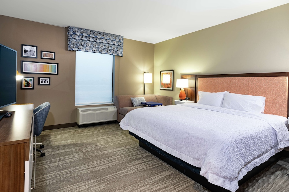 Room, 1 King Bed with Sofa bed, Accessible, Bathtub (Refrigerator) - Photo 1
