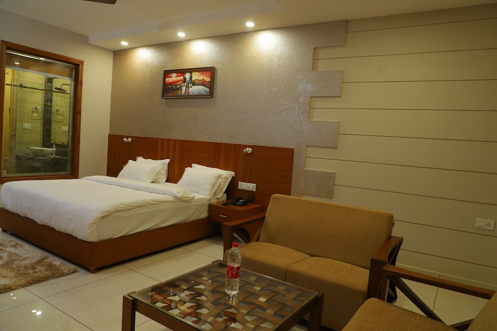 Super Deluxe Room