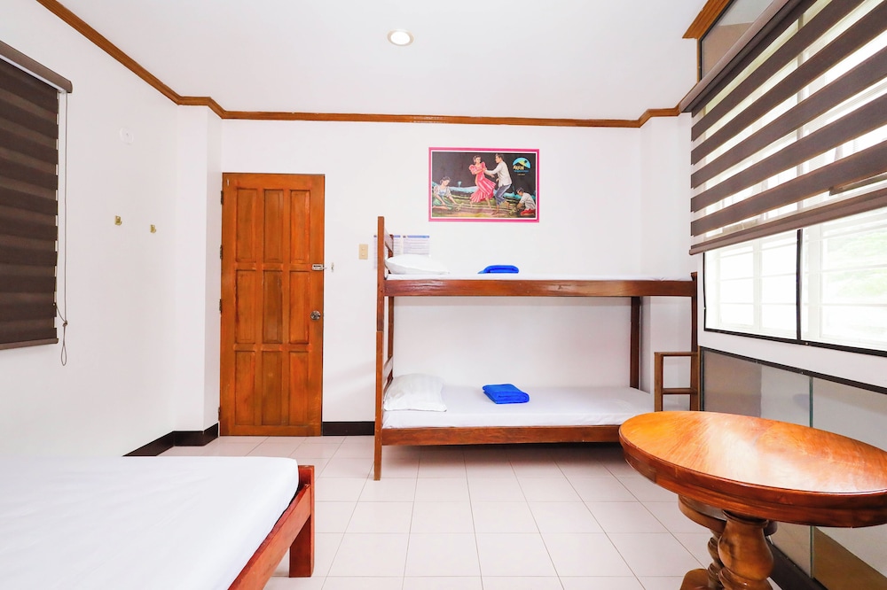 Family Room, 3 Bedrooms