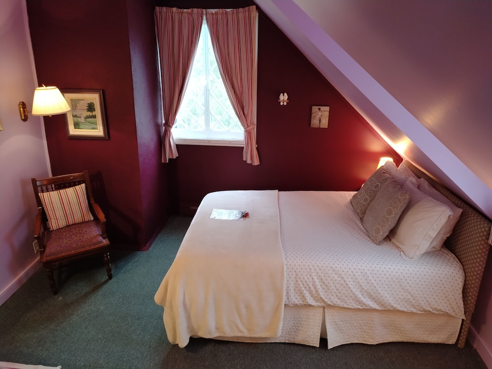 Amboise - Standard Room, 1 Queen Bed, Private Bathroom