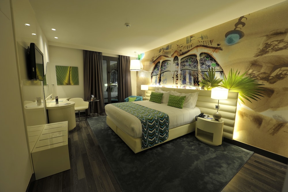Premium Room, 1 King Bed, City View