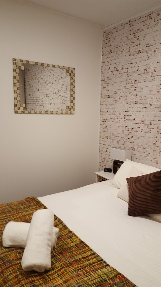 Room, 1 Queen Bed photo 2