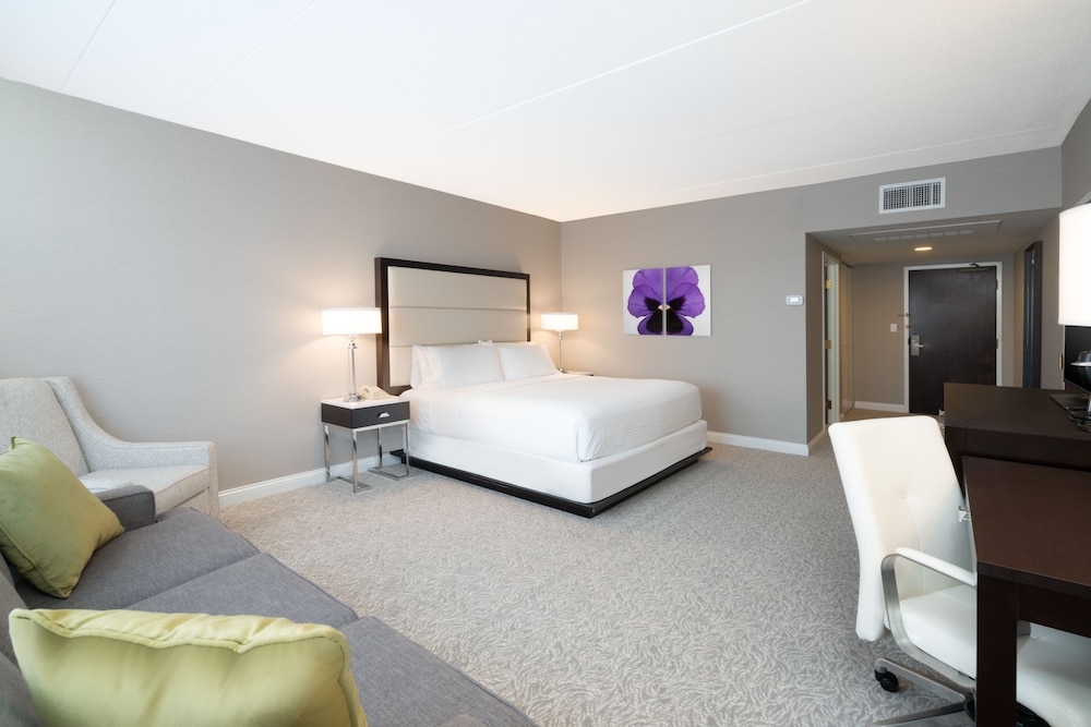 Room, 1 Queen Bed, Accessible (Mobility Tub) - Photo 1