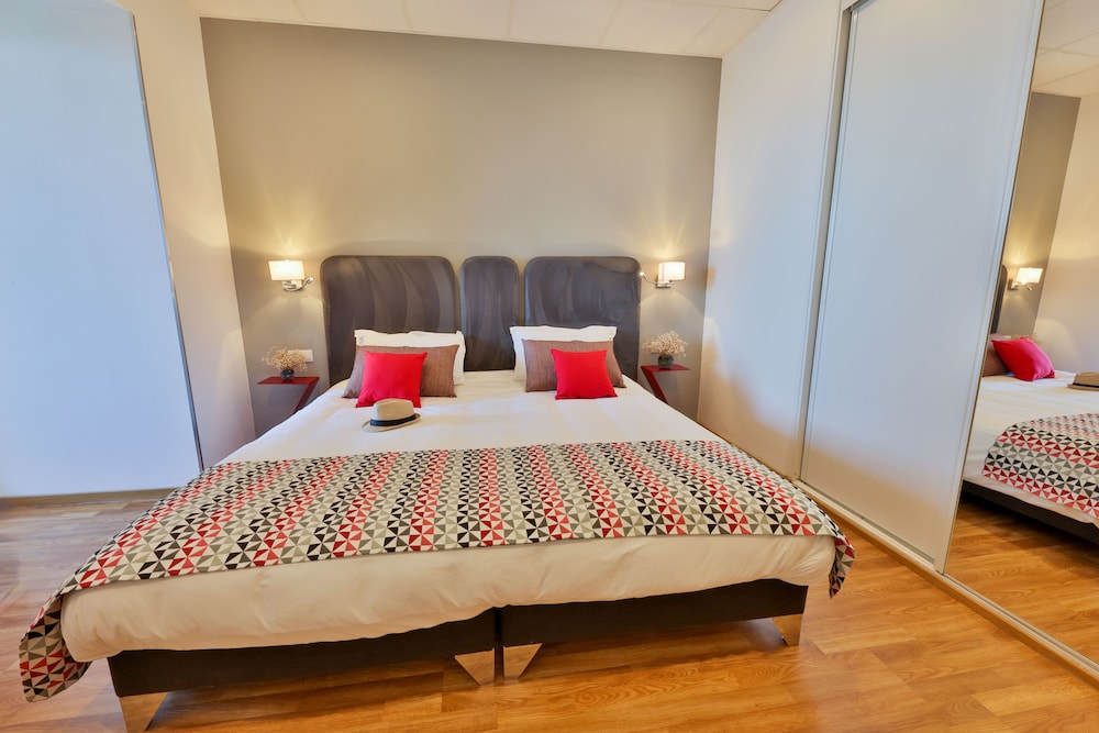Superior Double Room, Pool View - Photo 1