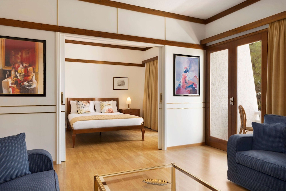 Executive Suite, 1 King Bed (SeaFront)