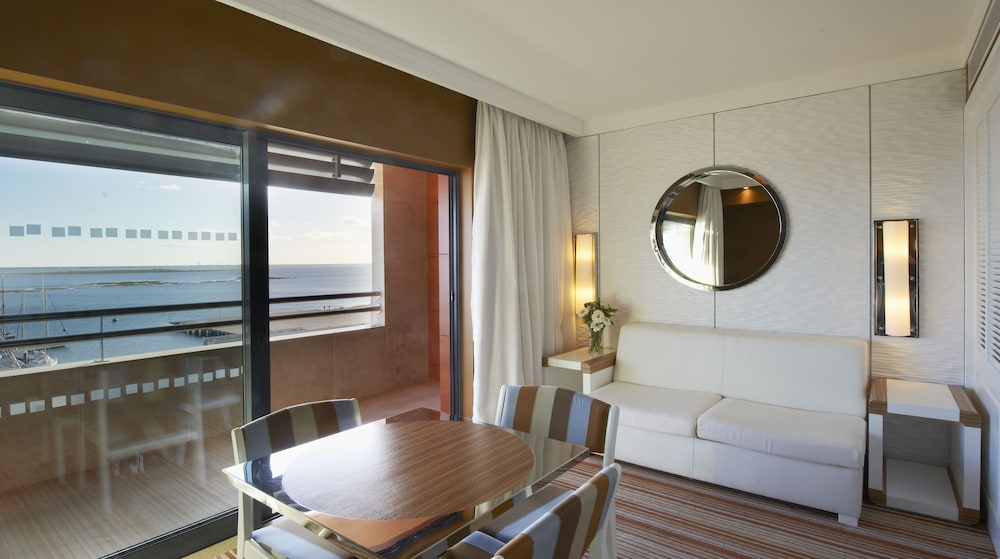 Suite (Ria View) - Photo 9