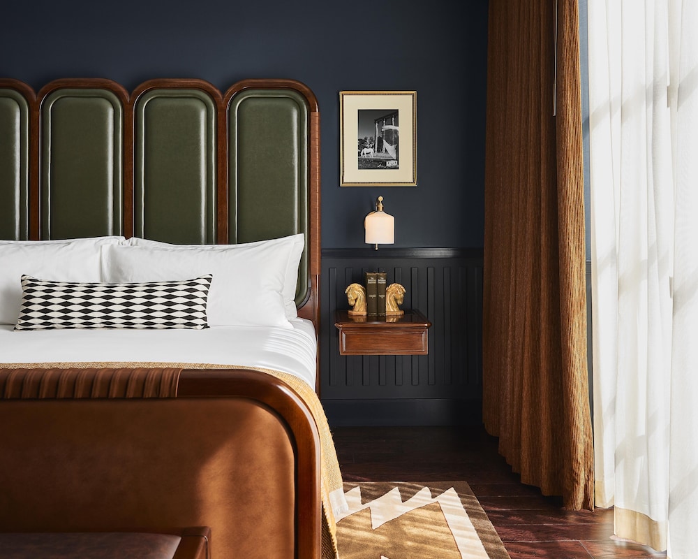 Room, 1 King Bed, Accessible photo 2