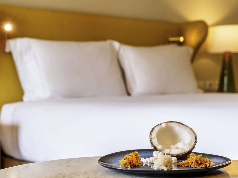 Fairmont Gold, Room, 1 King Bed, Club Lounge Access, Sea View