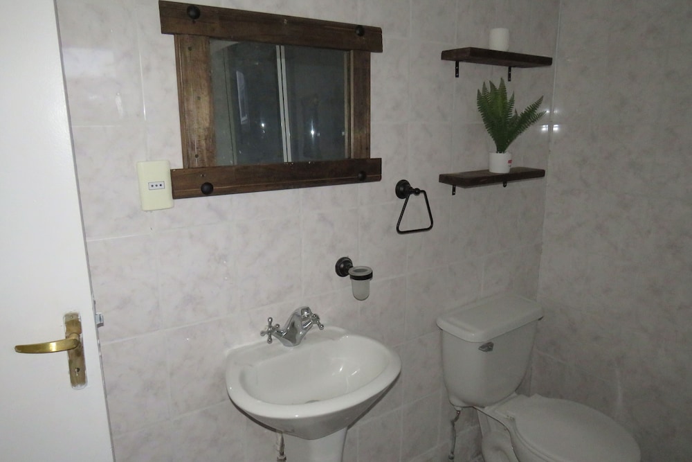 Basic Double Room, 1 Double Bed photo 2