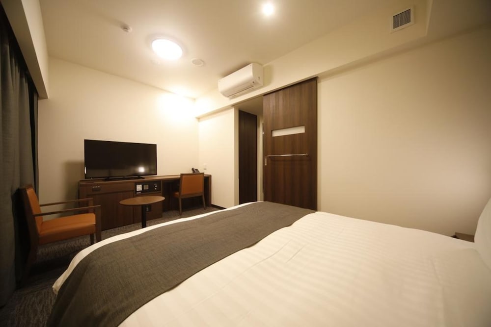 Moderate Queen Room without Cleaning Service photo 2