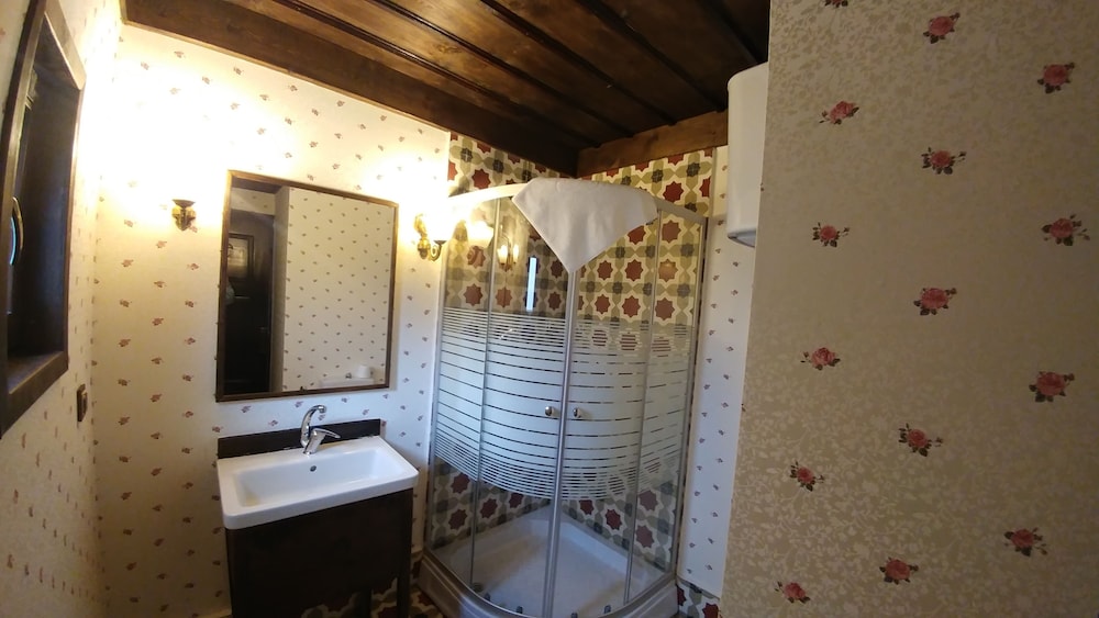 Hunting Mansion photo 2