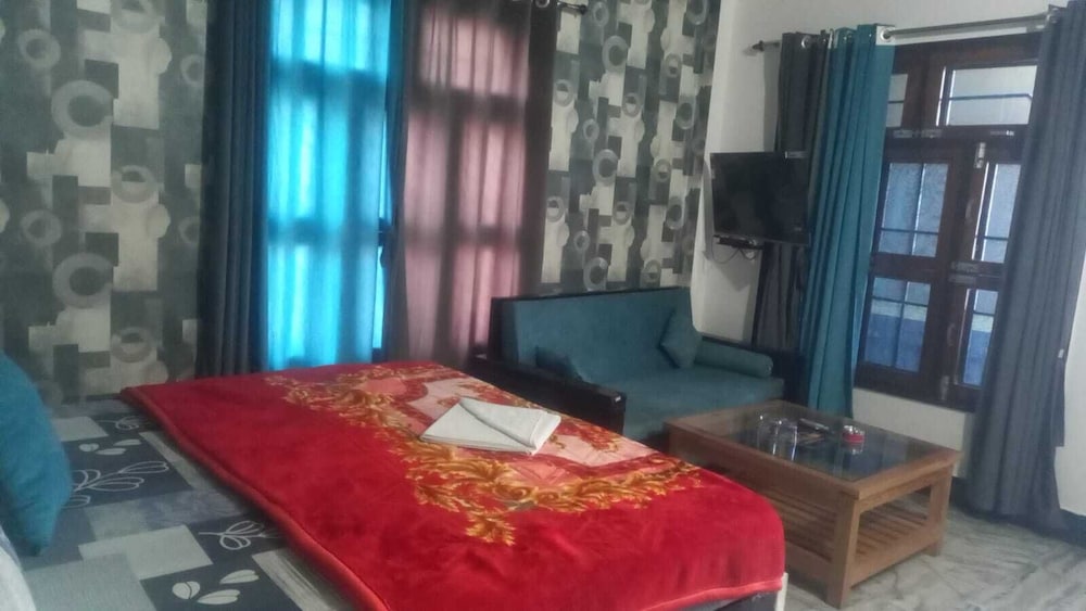 Deluxe Room, 1 King Bed photo 1
