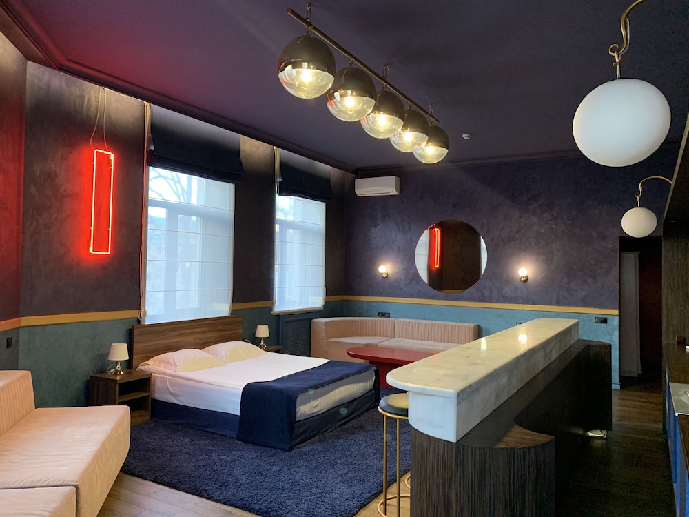 Exclusive Studio Suite