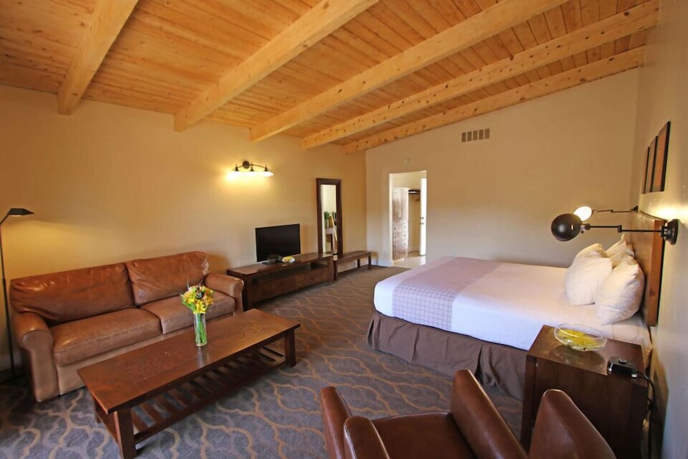Room, 1 King Bed (Cliffside)