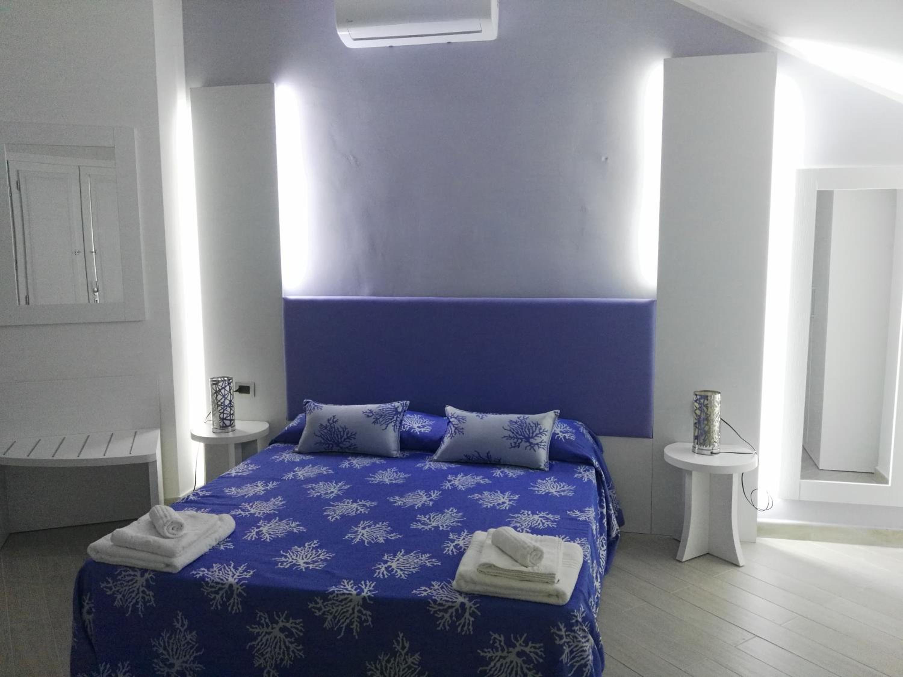 Superior Quadruple Room with Sea View photo 3