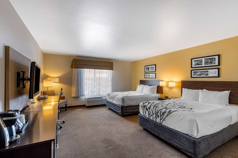 Standard Room, 2 Queen Beds - Photo 2