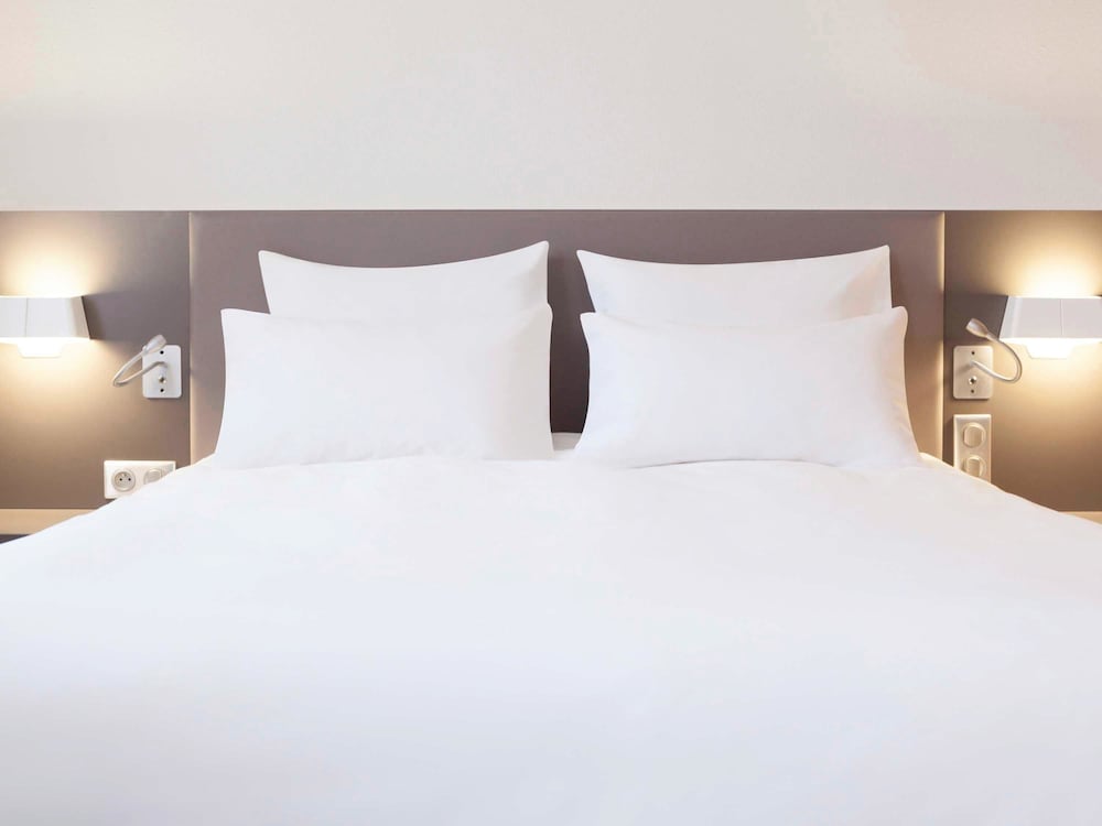 Superior Suite, 1 Double Bed and 2 Single Sofa Beds, photo 6