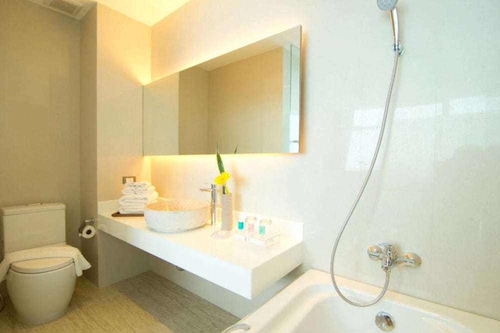 Deluxe Triple Room, City View (3 person) photo 3