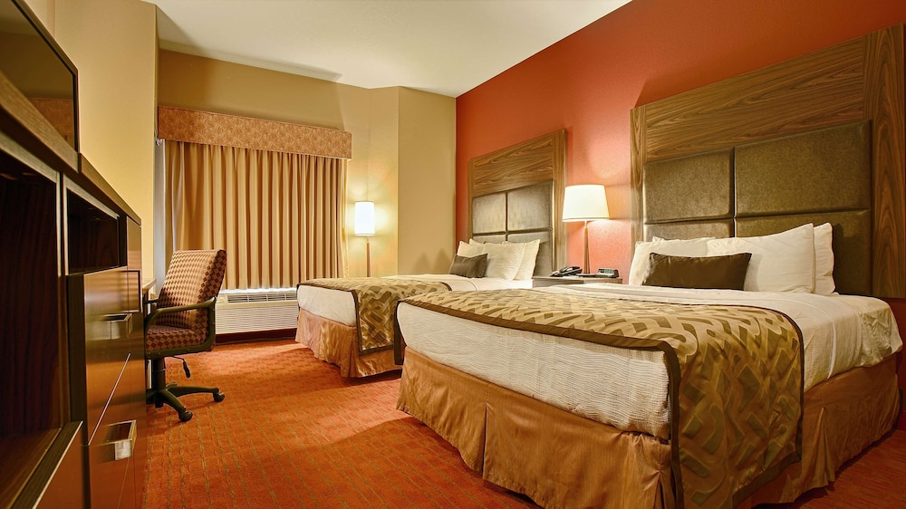 Suite, 2 Queen Beds, Non Smoking, Jetted Tub - Photo 1