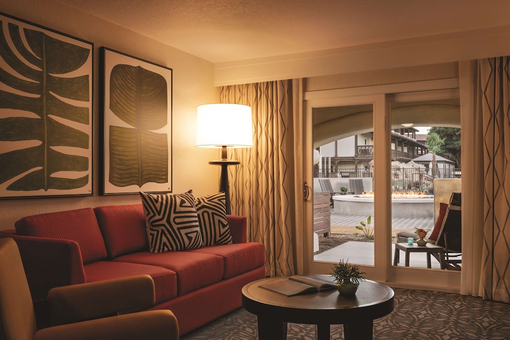 Suite, 1 King Bed, Lanai - Photo 1