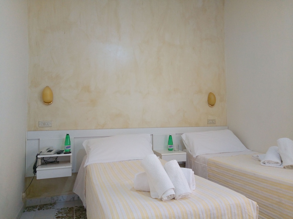 Twin Room photo 1