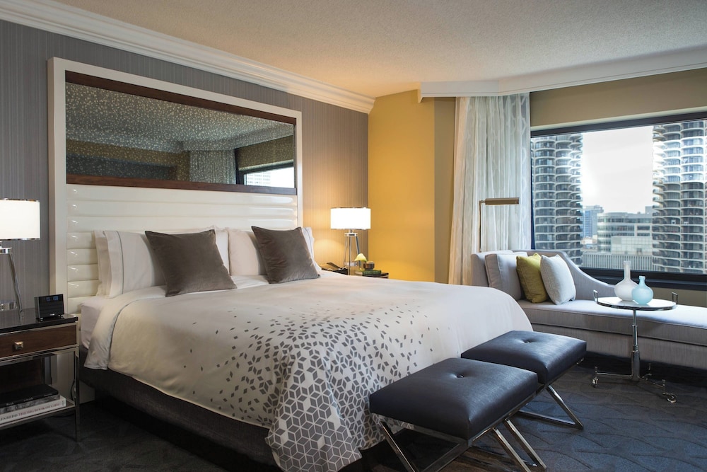 Suite, 1 Bedroom, River View (Mobility Accessible, Roll-in Shower)